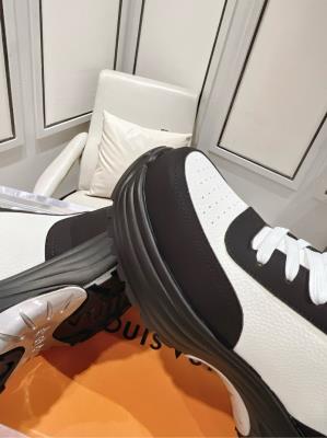 wholesale quality men's louis vuitton trainer black white